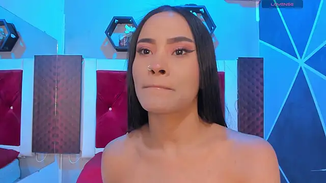 Snapshot of Karoll014 chatting on October 15, 11:10 am Karoll014 online show from October 15, 11:10 am