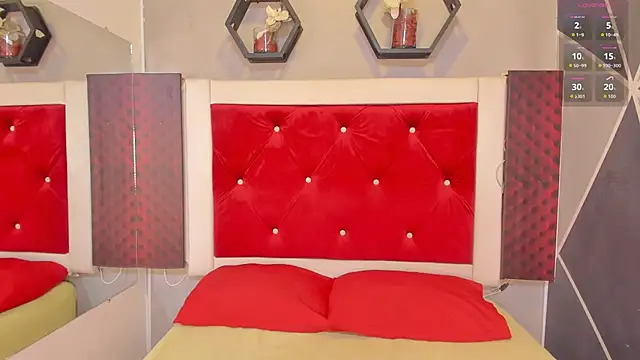 Snapshot of Karoll014 chatting on October 16, 11:55 am Karoll014 online show from October 16, 11:55 am