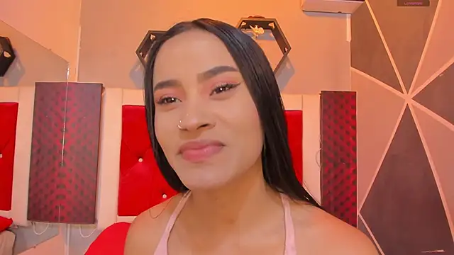 Snapshot of Karoll014 chatting on October 18, 11:44 am Karoll014 online show from October 18, 11:44 am