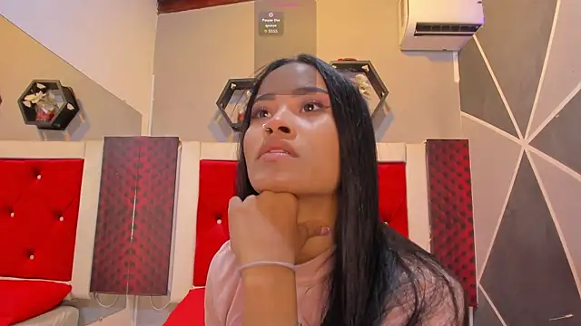 Snapshot of Karoll014 chatting on November 21, 12:15 pm Karoll014 online show from November 21, 12:15 pm