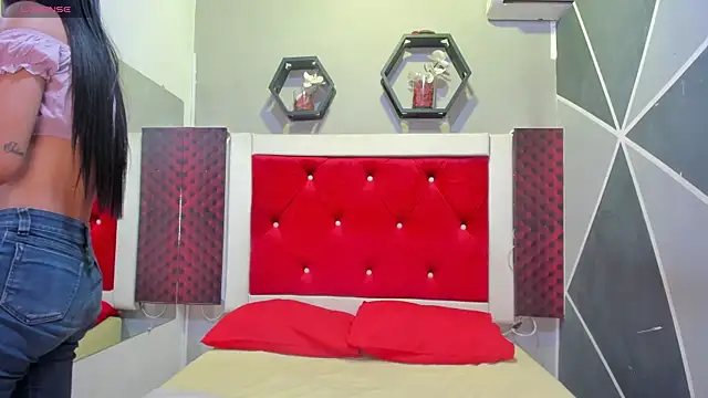 Snapshot of Karoll014 chatting on November 25, 12:16 pm Karoll014 online show from November 25, 12:16 pm