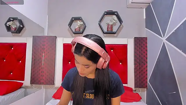 Snapshot of Karoll014 chatting on November 26, 11:55 am Karoll014 online show from November 26, 11:55 am