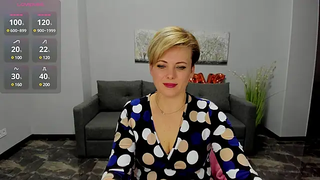 Julia Wilsone online show from February 18, 1:22 pm
