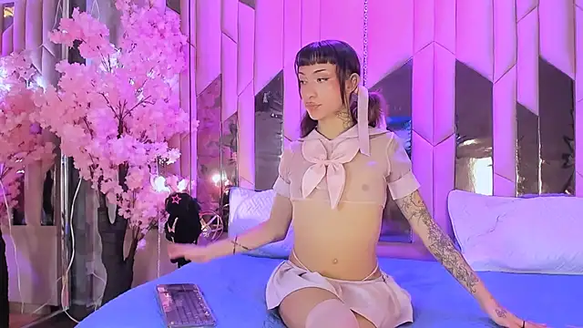 MadisonWood01 online show from November 9, 2:26 pm