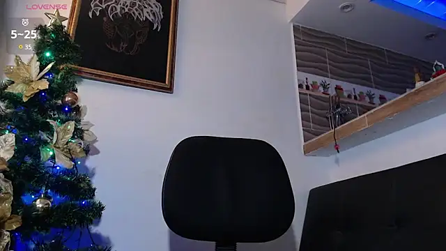 Snapshot of colby_scott chatting on December 19, 6:34 am colby scott online show from December 19, 6:34 am