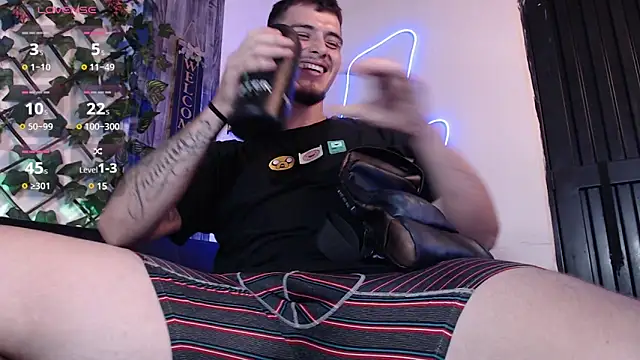 Snapshot of colby_scott chatting on March 1, 11:04 pm colby scott online show from March 1, 11:04 pm