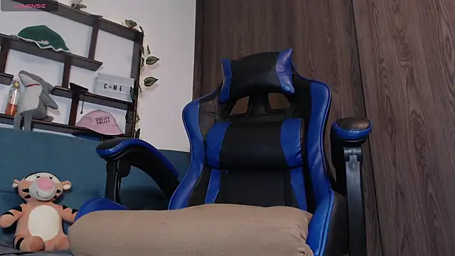 Snapshot of colby_scott chatting on November 30, 8:35 pm colby scott online show from November 30, 8:35 pm