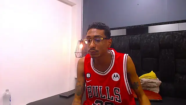 Jose Smoke online show from October 31, 3:40 am