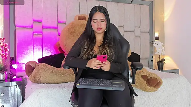 Marilyn-Cooper online show from February 11, 3:50 am