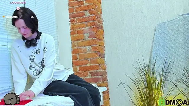 Alina Mills online show from February 28, 4:10 pm