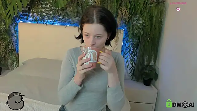 Alina Mills online show from March 3, 3:42 pm