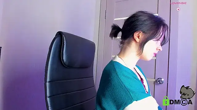 Alina Mills online show from March 13, 3:39 pm