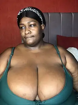 Snapshot of bustytitsxxx chatting on December 6, 12:16 pm bustytitsxxx online show from December 6, 12:16 pm