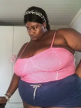 Snapshot of bustytitsxxx chatting on December 11, 2:33 pm bustytitsxxx online show from December 11, 2:33 pm