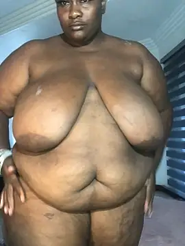 Snapshot of bustytitsxxx chatting on March 6, 4:52 am bustytitsxxx online show from March 6, 4:52 am