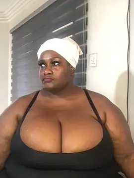 Snapshot of bustytitsxxx chatting on March 15, 11:19 am bustytitsxxx online show from March 15, 11:19 am