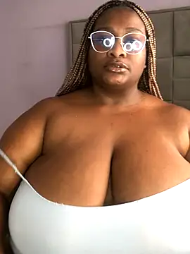 Snapshot of bustytitsxxx chatting on September 12, 10:48 am bustytitsxxx online show from September 12, 10:48 am