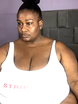 Snapshot of bustytitsxxx chatting on October 20, 4:02 am bustytitsxxx online show from October 20, 4:02 am