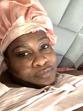 Snapshot of bustytitsxxx chatting on October 27, 5:55 am bustytitsxxx online show from October 27, 5:55 am