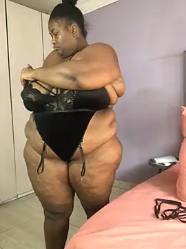 Snapshot of bustytitsxxx chatting on October 29, 4:37 am bustytitsxxx online show from October 29, 4:37 am