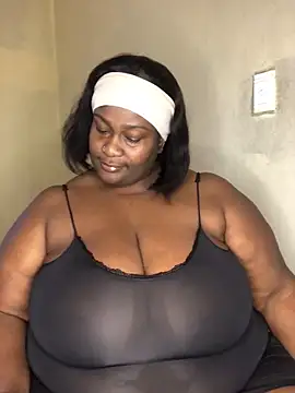 Snapshot of bustytitsxxx chatting on April 24, 5:43 am bustytitsxxx online show from April 24, 5:43 am