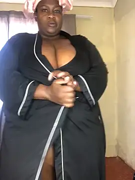 Snapshot of bustytitsxxx chatting on June 11, 8:01 am bustytitsxxx online show from June 11, 8:01 am