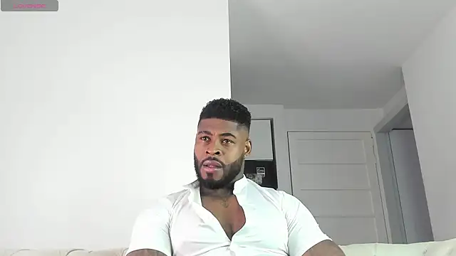 Snapshot of Makonneen chatting on July 11, 5:10 am Makonneen online show from July 11, 5:10 am