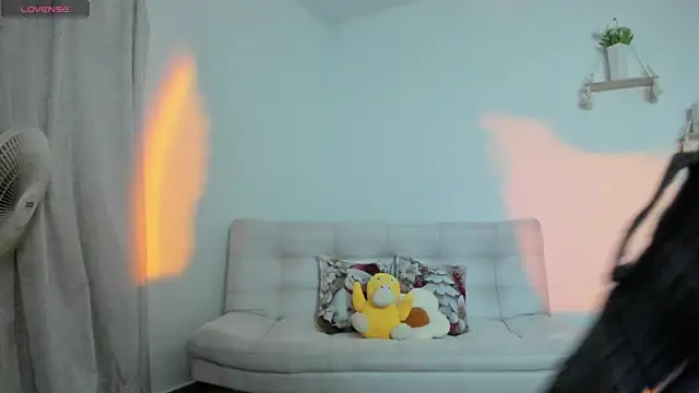 AprilDubois online show from December 5, 8:11 pm