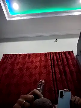 Snapshot of hairy_gun chatting on December 5, 11:51 pm hairy gun online show from December 5, 11:51 pm