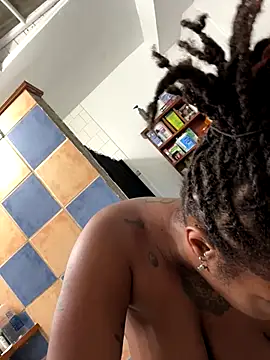 Goddess Nafeesha online show from December 22, 9:45 pm