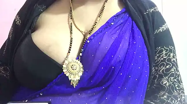 Snapshot of Desi_bhabhiii chatting on January 4, 8:49 am Desi bhabhiii online show from January 4, 8:49 am