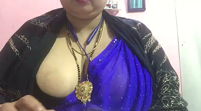 Snapshot of Desi_bhabhiii chatting on January 7, 10:01 am Desi bhabhiii online show from January 7, 10:01 am