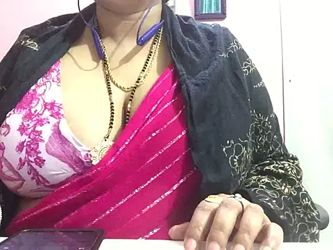 Snapshot of Desi_bhabhiii chatting on January 9, 9:16 am Desi bhabhiii online show from January 9, 9:16 am