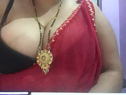 Snapshot of Desi_bhabhiii chatting on February 8, 5:40 am Desi bhabhiii online show from February 8, 5:40 am