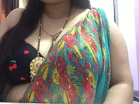 Snapshot of Desi_bhabhiii chatting on February 12, 9:20 am Desi bhabhiii online show from February 12, 9:20 am