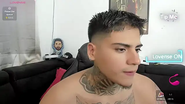 Snapshot of mad_maxxx2 chatting on November 23, 12:10 am mad maxxx2 online show from November 23, 12:10 am