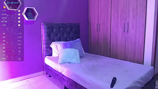 Snapshot of Medelynevans1 chatting on February 26, 3:52 pm Medelynevans1 online show from February 26, 3:52 pm