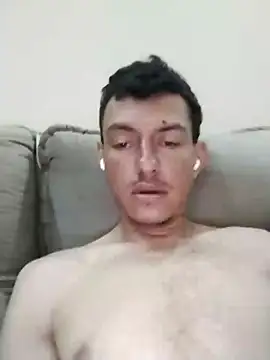 Snapshot of jhomgostosomg chatting on December 30, 11:15 am jhomgostosomg online show from December 30, 11:15 am