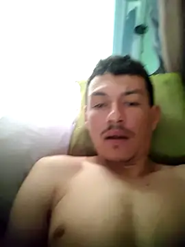 Snapshot of jhomgostosomg chatting on November 16, 1:39 pm jhomgostosomg online show from November 16, 1:39 pm