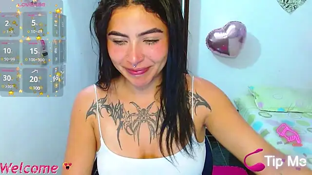 Snapshot of _luna_torres chatting on December 12, 12:05 am  luna torres online show from December 12, 12:05 am