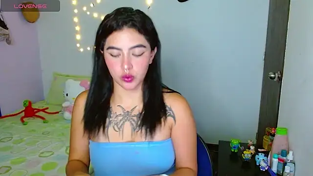 Snapshot of _luna_torres chatting on February 28, 11:23 pm  luna torres online show from February 28, 11:23 pm