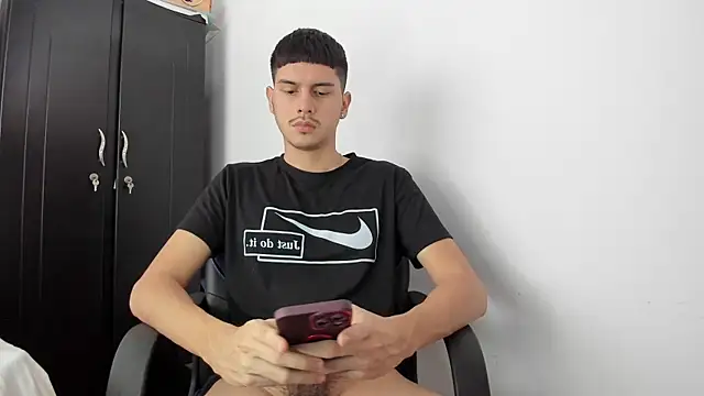 Snapshot of SonSett chatting on October 18, 2:29 pm SonSett online show from October 18, 2:29 pm