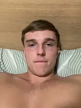 Snapshot of heyaeric chatting on March 2, 7:32 pm heyaeric online show from March 2, 7:32 pm