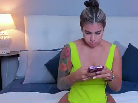 SaraaJhonsonn online show from January 24, 7:07 pm