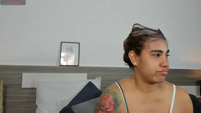 SaraaJhonsonn online show from April 16, 3:24 pm