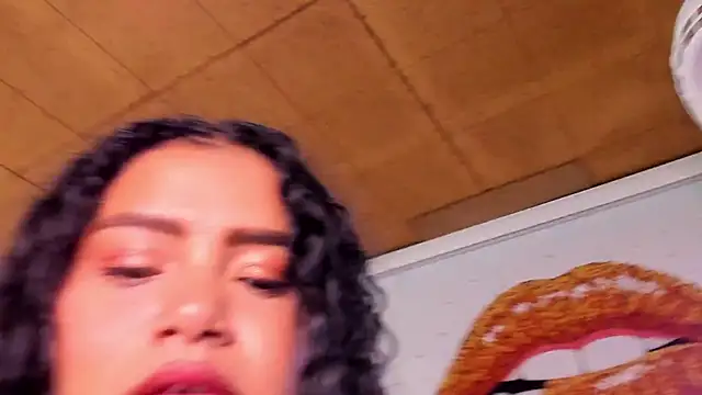 Snapshot of loly_marce chatting on January 24, 10:19 pm loly marce online show from January 24, 10:19 pm