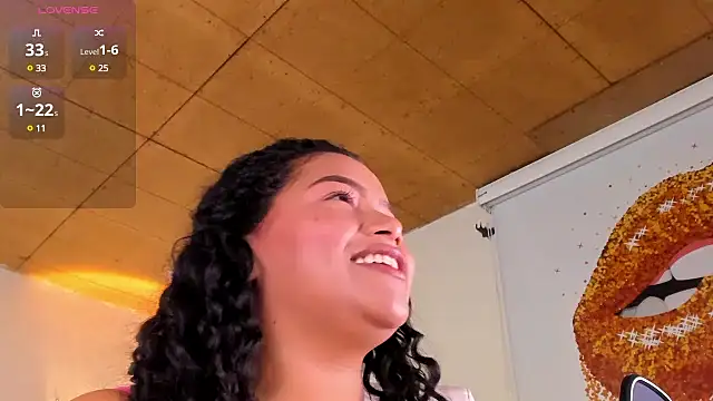 Snapshot of loly_marce chatting on February 2, 9:02 pm loly marce online show from February 2, 9:02 pm