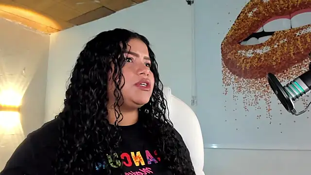 Snapshot of loly_marce chatting on February 8, 9:04 pm loly marce online show from February 8, 9:04 pm