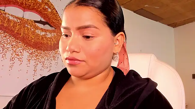 Snapshot of loly_marce chatting on February 13, 8:45 pm loly marce online show from February 13, 8:45 pm