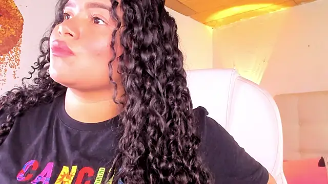 Snapshot of loly_marce chatting on February 22, 8:09 pm loly marce online show from February 22, 8:09 pm